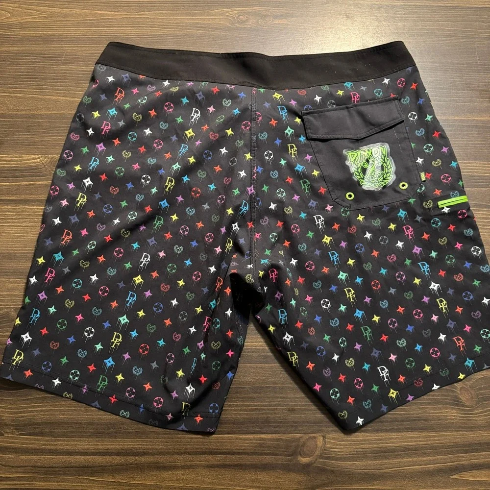 Dixxon Flannel CO. Board Shorts Stay Bougie Mens Size 40  Black Graphic Graffiti